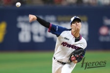 국내 최고 우완 안우진-곽빈, 데뷔 이후 첫 선발 맞대결....우천 취소가 빚었다