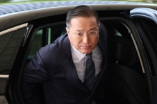 첫 출근 이정현 대검 차장 “李대통령 공소취소, 진상조사 결과 살펴봐야”