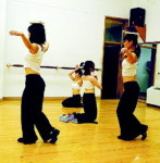 웅장한 날갯짓 춤으로 녹여내