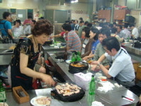 [시장따라 골목따라] 연탄 불 위에 가을밤은 깊고