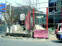롯데갤러리움, 공개공지에 주차장 램프 시민 위한 공간 사유화되나