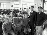 [포토뉴스] 노인대학에 음식 전달