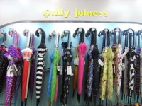 튀는 우산 들고 나서니 빗방울도 튀고, 마음도 튀고