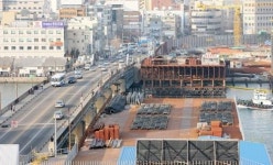 영도대교 옆 임시교량공사 6개월째 중단, 왜?