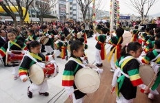 [포토뉴스] 열린공간 준공 길놀이