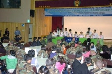 [포토뉴스] 한·미 해군 구화학교 위문