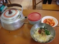 흐르는 낙동강 물살 같은 국수 면발…