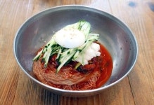 냉면 - 쫄깃한 면, 시원한 육수에 여름도 줄행랑