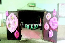 낡은 극장, 미술로 단장했어요