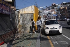 최소한 걷게라도 해줘야지…