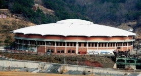 시행자들 소싸움에 문 못여는 청도 소싸움경기장