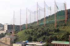 부산공동어시장 사장, 골프연습장 불법영업 고발·시정명령 무시 5년째 배짱