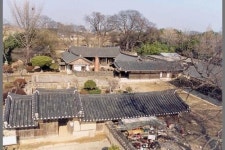 경주 최 부잣집, 만 석 이상 재산 사회환원