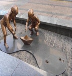 부산 광복로 조형물 훼손 누가 왜?