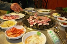 뒷고기 쫄깃한 맛·착한 가격에 반했다