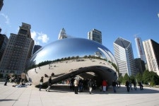 만지고 눕고… 주민과 가까이 더 가까이