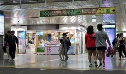 부산도시철도 점포 임대 보행권은 안중에도 없나