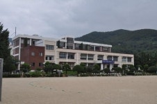 환경공해 시달린 초등학교 전국서 첫 이전