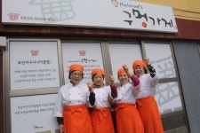 할매 구멍가게 노인들이 떡·두부 만들어 판매