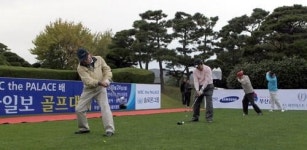 [포토뉴스] WBC the PALACE배 부산일보 골프대회 시타