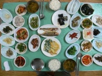 매화 꽃길 따라 펼쳐진 맛집