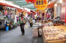 [부산 남구 대형마트 첫 휴무제 표정] 반사효과 기대이하 전통시장 또 한숨