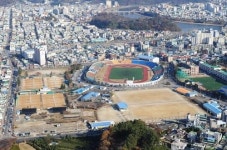 진주시,신안공설운동장 주변부지 매각 고육지책