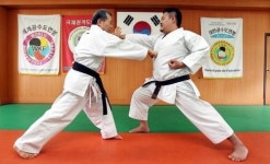 [人+間 (인+간)] 한국 공수도 대부 정도모