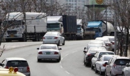 부산 좌수영로(연산동 월륜교차로~연산 네거리) 불법 주·정차 차량 몸살