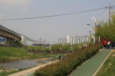 김해 해반천 밤길 더 밝아졌어요