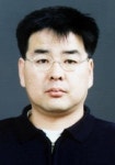 [데스크 칼럼] 호가호위 측근들 누구인가