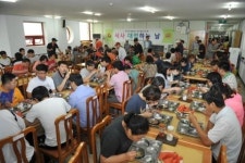 [포토뉴스] 장애인 배식봉사