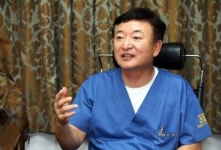 부산문화 메세나 강동완 웰니스병원장 환자 몸은 의술로, 영혼은 음악으로 치유