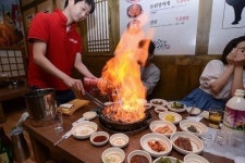 [부블부블-부산 블로그] 소고기 더 맛있게… 퍼포먼스 화끈 조선의 한우