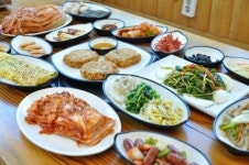 [훈훈한 연말, 착한 밥집] 정성 담은 음식보다 따뜻한 건 이웃과 나누는 情