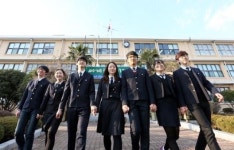 [수시 대박 일반고 2곳-부산장안고] 또래 멘토링·계절학기제로 고지 올랐다