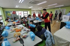 남부산우체국, 성탄절 맞아 사랑나눔 행사 가져