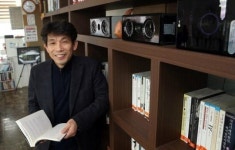 매주 화요일 음악강좌 정두환 씨 음악과 사람을 사랑하기 때문에 멈출 수 없어요