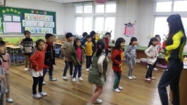 [포토뉴스] 건강댄스로 어린이 체력 향상
