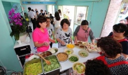 낙후 지역 활기 불어넣은 복덩이 마을 식당