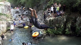 [포토뉴스] 내원사 계곡에서 첨~벙