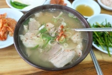 [부산의 숨은 돼지국밥] 한 뚝배기 속에 담긴 진한 삶을 맛보라