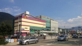대형마트 닮은 거제축협 유통센터 주변 상인들과 마찰