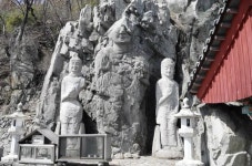[이재호의 폐사지를 찾아서] 32. 선도산 마애불과 성모사