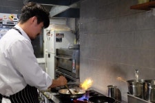 전포카페거리에서 차만 마시고 가면 섭섭하죠