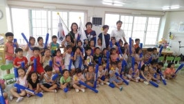 [포토뉴스] 나랑사랑 태극기 무료배부