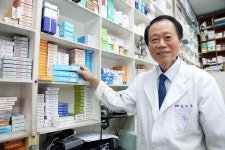 [칭간 70주년 당신을 응원합니다] 40년째 부평약국 운영 김정길 약사