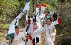 [포토뉴스] 고당봉 정상서 고당할매돌 맞이