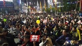 서면서 출발한 촛불집회 참가자, 동래역서 해산