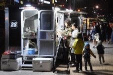 태화강변 푸드트럭존  새 명물거리로 자리매김